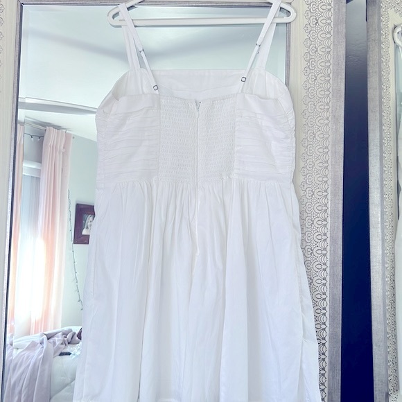 Abercrombie dress. White, pleated top, lined, smocked back - Picture 3 of 4